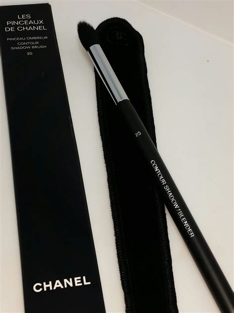 chanel contour shadow brush 20|LES PINCEAUX DE CHANEL Eye.